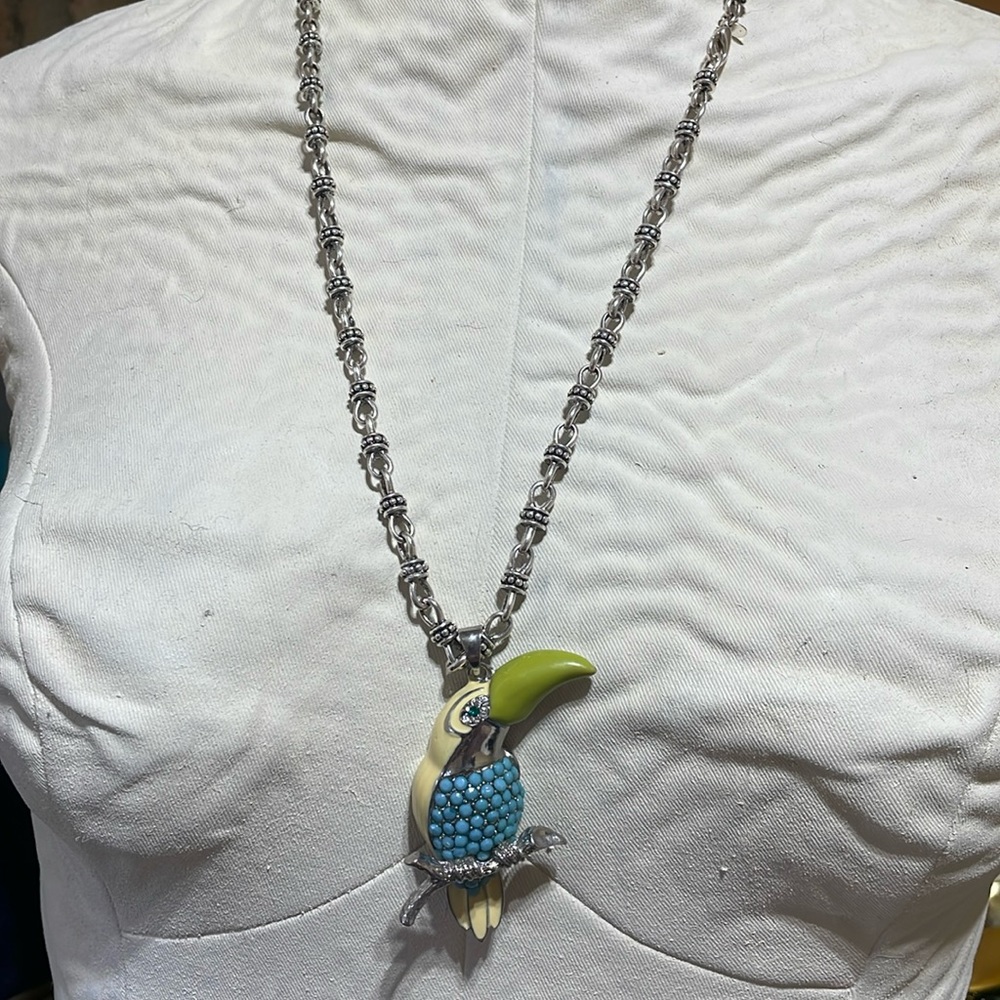 Primer design silver Tone necklace and Braclet join to make 24” chain